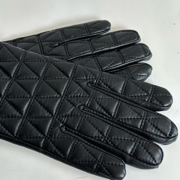 NWT Michael Kors Black Leather Quilted Gloves Sizes Small & Medium available - Picture 5 of 8